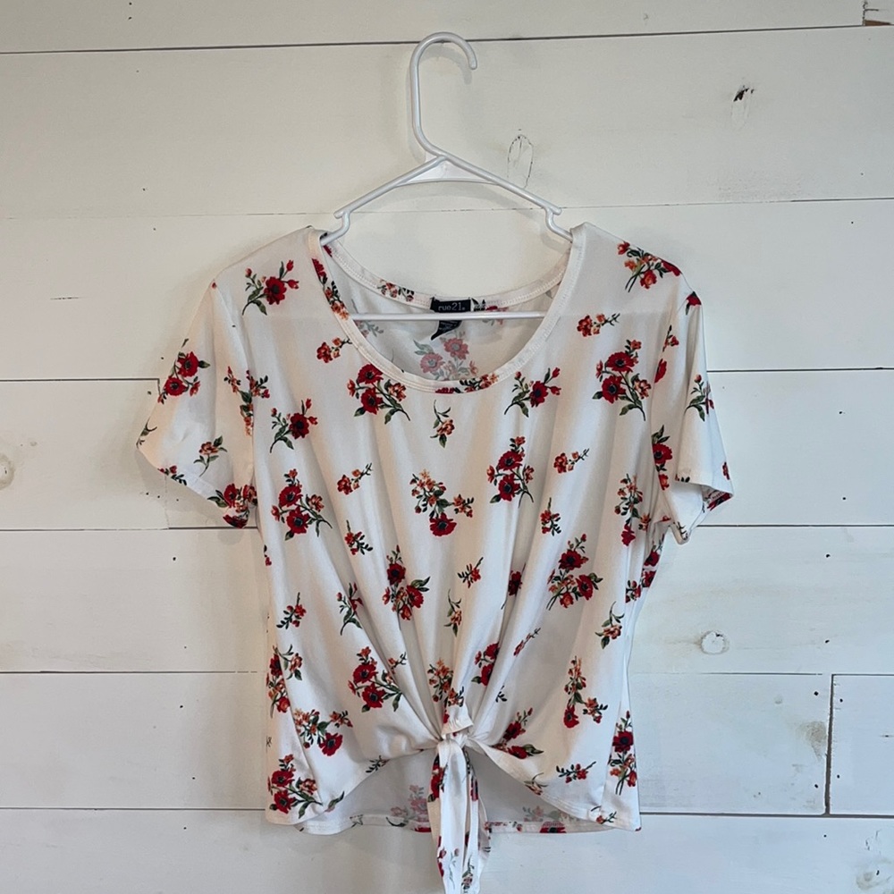 FLORAL TOP